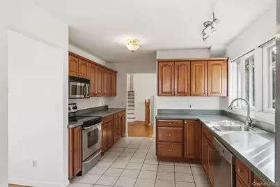 19 Miron Drive, Poughkeepsie, NY 12603 - Photo 11