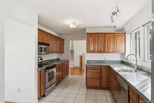 19 Miron Dr, Poughkeepsie, NY 12603 - Photo 11