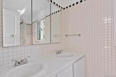 15 Sherwood Lane, Cedarhurst, NY 11516 - Photo 17