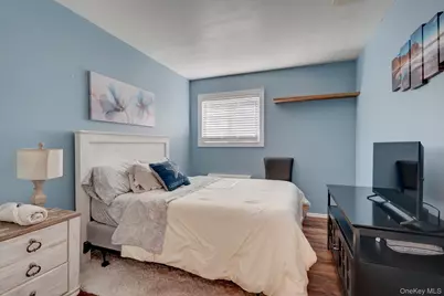 24 Jerome Drive, Farmingdale, NY 11735 - Photo 21