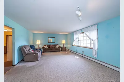 632 Spruce Avenue, Sayville, NY 11782 - Photo 7