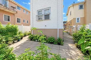 168-11 84th Ave, Jamaica, NY 11432 - Photo 9