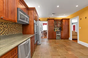 238 Burtis Ave, Rockville Centre, NY 11570 - Photo 9