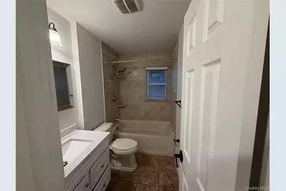 18 Alexander Avenue, Hicksville, NY 11801 - Photo 11