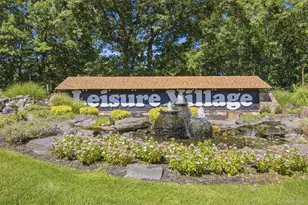 299 Cardiff Ct, Ridge, NY 11961 - Photo 37
