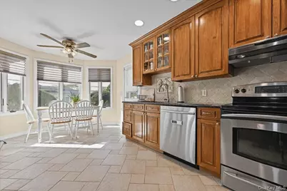 698 Edgewood Drive, Westbury, NY 11590 - Photo 5