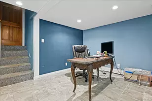 698 Edgewood Dr, Westbury, NY 11590 - Photo 29