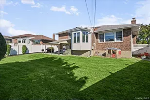 698 Edgewood Dr, Westbury, NY 11590 - Photo 33