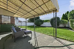 698 Edgewood Dr, Westbury, NY 11590 - Photo 31