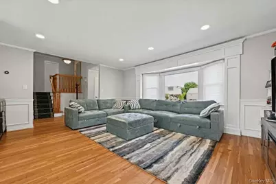 698 Edgewood Drive, Westbury, NY 11590 - Photo 13