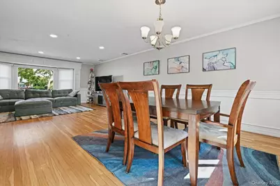 698 Edgewood Drive, Westbury, NY 11590 - Photo 11