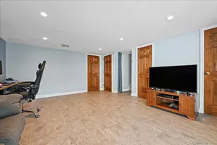 698 Edgewood Dr, Westbury, NY 11590 - Photo 25