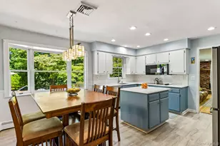 15 Fox Rd, East Setauket, NY 11733 - Photo 11