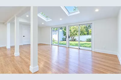 15 Coachman Lane, Levittown, NY 11756 - Photo 5