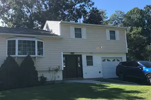 22 Starfire Dr, Centereach, NY 11720 - Photo 3