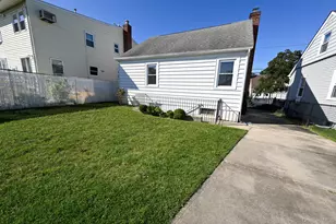 1087 Esther St, Franklin Square, NY 11010 - Photo 19