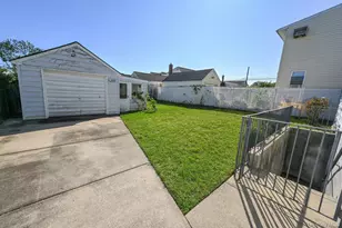 1087 Esther St, Franklin Square, NY 11010 - Photo 21