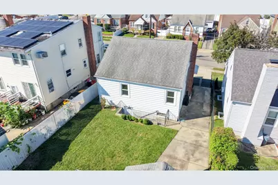 1087 Esther Street, Franklin Square, NY 11010 - Photo 3