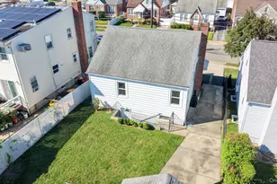 1087 Esther St, Franklin Square, NY 11010 - Photo 3