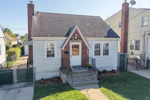 1087 Esther St, Franklin Square, NY 11010 - Photo 25