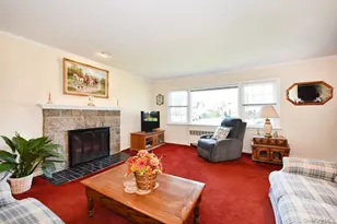 211 Wellington Rd, Garden City, NY 11530 - Photo 3