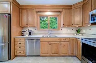 1 Tanglewood Ln, Poughkeepsie, NY 12603 - Photo 9