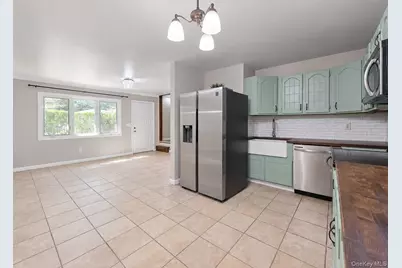 1065 Udall Road, Bay Shore, NY 11706 - Photo 3