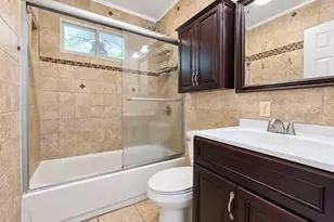 1065 Udall Rd, Bay Shore, NY 11706 - Photo 15
