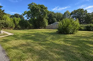 1065 Udall Rd, Bay Shore, NY 11706 - Photo 19