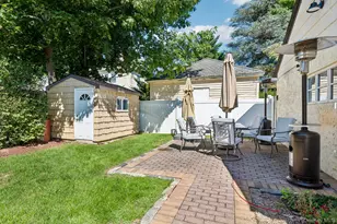 77 Jefferson Ave, Roslyn Heights, NY 11577 - Photo 9