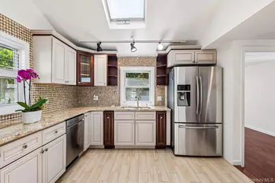 77 Jefferson Avenue, Roslyn Heights, NY 11577 - Photo 37