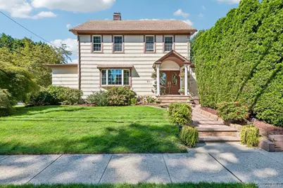 77 Jefferson Avenue, Roslyn Heights, NY 11577 - Photo 1