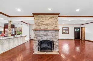 77 Jefferson Ave, Roslyn Heights, NY 11577 - Photo 17