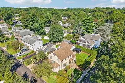 77 Jefferson Avenue, Roslyn Heights, NY 11577 - Photo 13
