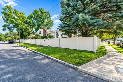 276 Deauville Boulevard, Copiague, NY 11726 - Photo 31