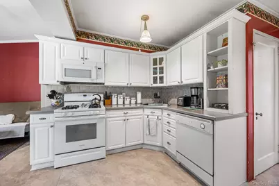 66 Randolph Road, White Plains, NY 10607 - Photo 9