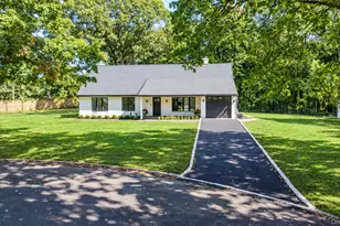 7 Berkshire Ct, Huntington Station, NY 11746 - Photo 37