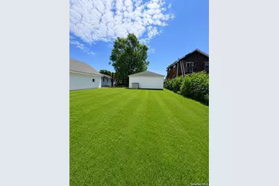 39 Cleveland Street, Patchogue, NY 11772 - Photo 11