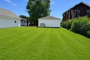 39 Cleveland St, Patchogue, NY 11772 - Photo 11