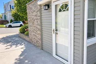 535 E Walnut St, Long Beach, NY 11561 - Photo 5