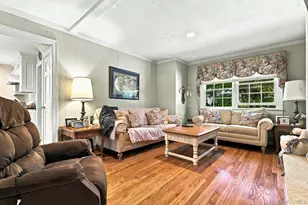 25 W Scudder Pl, Northport, NY 11768 - Photo 15