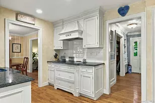 25 W Scudder Pl, Northport, NY 11768 - Photo 9