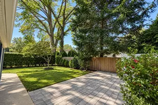 60 Topland Rd, White Plains, NY 10605 - Photo 23