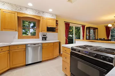 3832 Valleyview Street, Mohegan Lake, NY 10547 - Photo 15