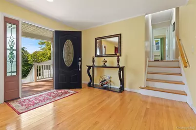 3832 Valleyview Street, Mohegan Lake, NY 10547 - Photo 5