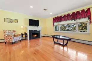 3832 Valleyview St, Mohegan Lake, NY 10547 - Photo 9