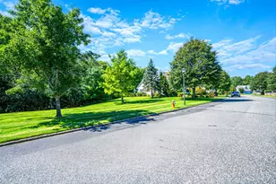 90 Golden Spruce Dr, Calverton, NY 11933 - Photo 5