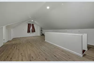 26 Haddon Road, New Hyde Park, NY 11040 - Photo 15