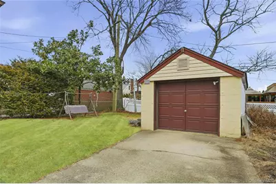 26 Haddon Road, New Hyde Park, NY 11040 - Photo 3