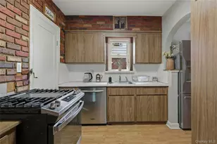 26 Haddon Rd, New Hyde Park, NY 11040 - Photo 11